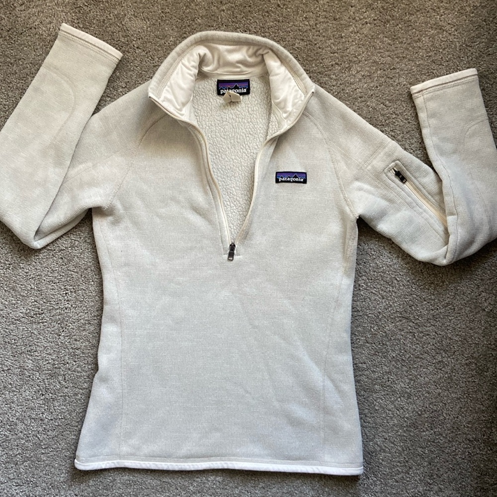 Patagonia 1/4 zip sweater
Good condition
Size XXS